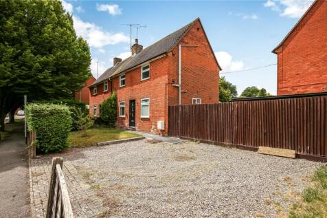 St. Mary Street, Winchester... 3 bed semi