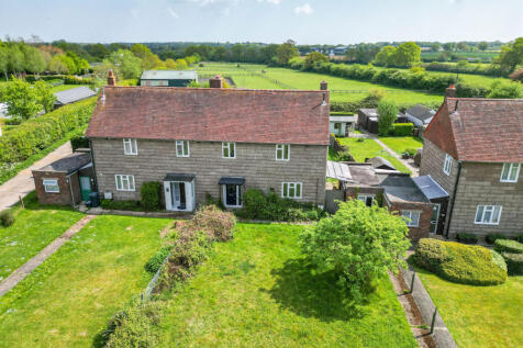 Bicknacre Road, East Hanningfield... 3 bed semi