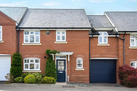 Grace Bartlett Gardens, Chelmsford 3 bed terraced house for sale