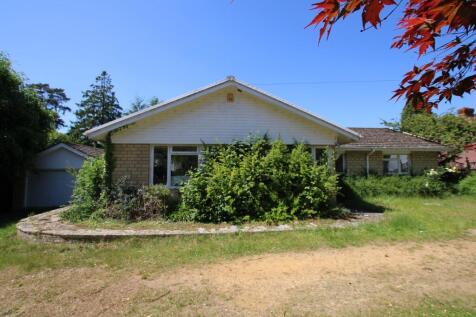 4 bedroom detached bungalow for sale