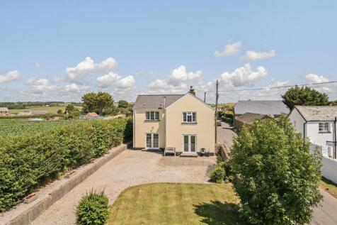 Eastleigh, Bideford 4 bed detached house for sale