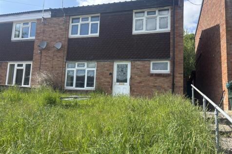 Bron Y Gaer, Llanfyllin 3 bed end of terrace house for sale