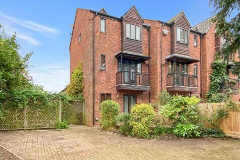 Warwick Place, Leamington Spa 3 bed townhouse for sale