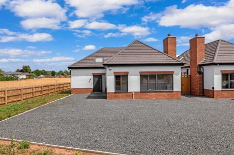 3 bedroom detached bungalow for sale