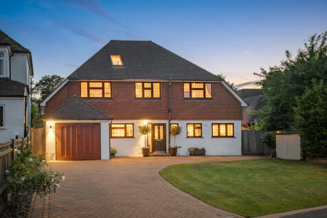 Church Road, Surrey CR8 6 bed detached house for sale