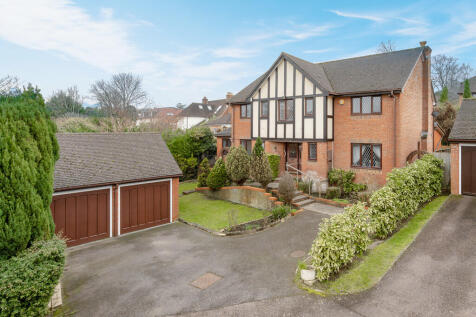 Balmoral Gardens, Sanderstead CR2 5 bed detached house for sale