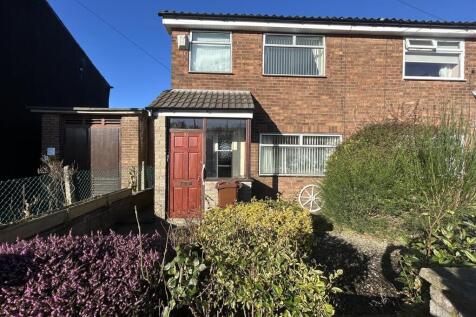 Bridge Street, Springhead, Oldham 3 bed semi