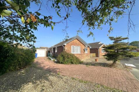 Cedar Grove, Filey 3 bed bungalow for sale