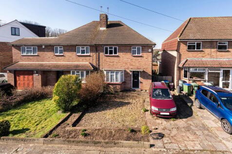 Faygate Crescent, South Bexleyheath, DA6 3 bed semi