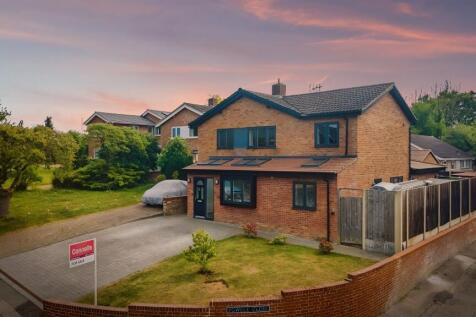 5 bedroom detached house for sale