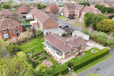 2 bedroom detached bungalow for sale