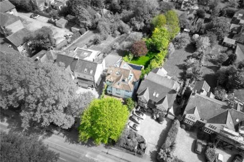 6 bedroom detached house for sale