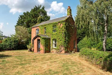 3 bedroom country house for sale