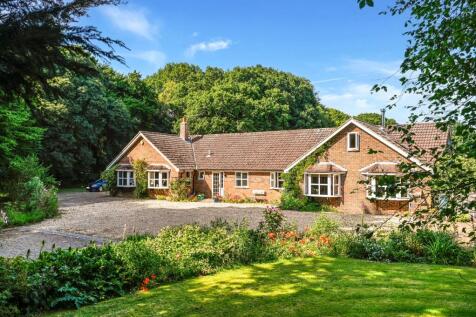 Stelling Minnis, Canterbury, Kent, CT4 5 bed bungalow for sale