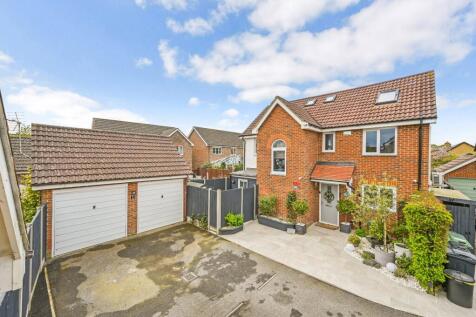 Acorn Close, Kingsnorth, Ashford, TN23 5 bed detached house for sale