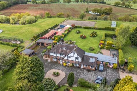 8 bedroom country house for sale