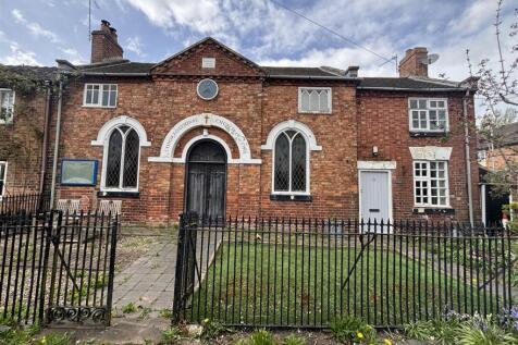 2 bedroom detached house for sale