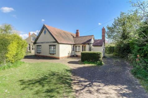 3 bedroom detached bungalow for sale