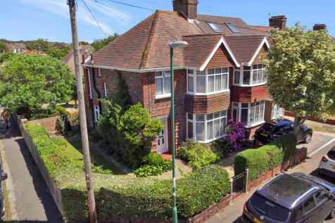 Phoenix Way, West Sussex BN42 3 bed semi