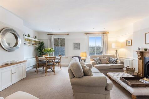 Smith Street, Dartmouth 3 bed flat for sale