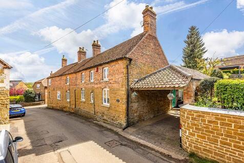 5 bedroom semi-detached house for sale