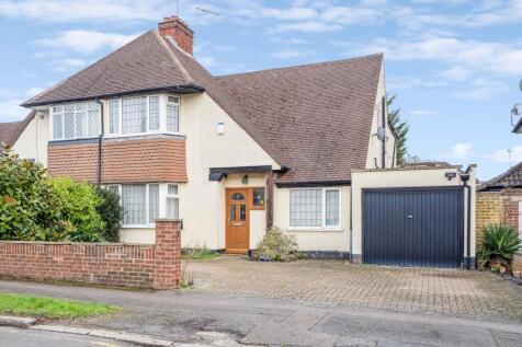 4 bedroom semi-detached house for sale