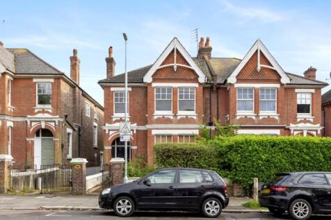 7 bedroom semi-detached house for sale