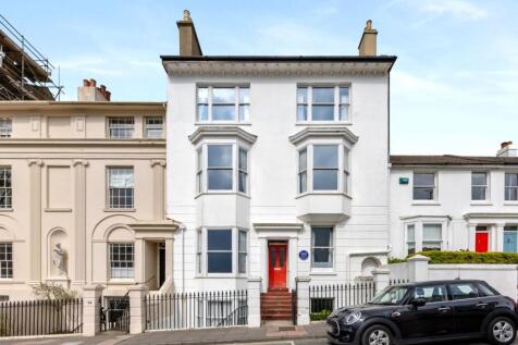 9 bedroom terraced house for sale