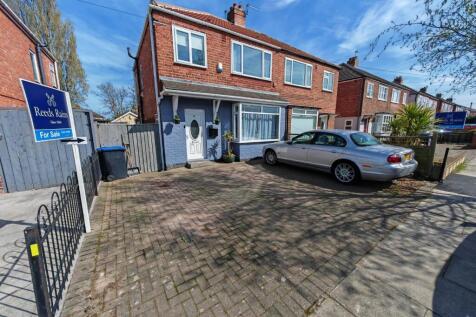 Stoneleigh Avenue, Middlesbrough TS5 3 bed semi