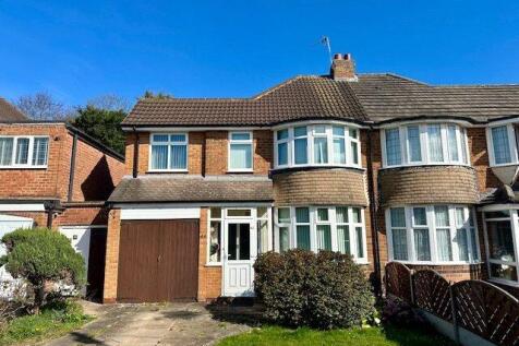 3 bedroom semi-detached house for sale