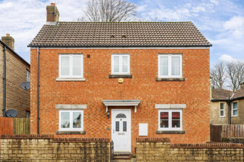 Stonefield Court, Frome, BA11 3 bed detached house for sale