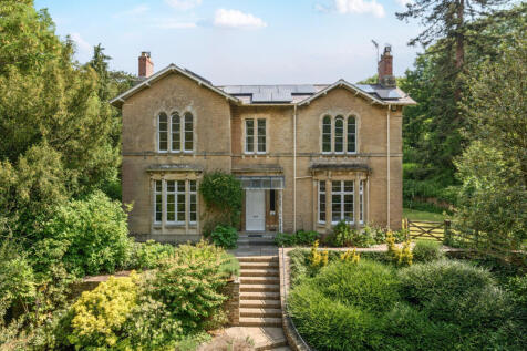 8 bedroom house for sale