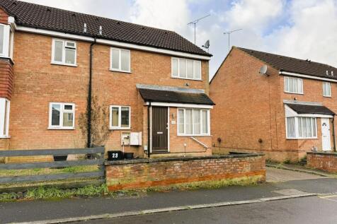 1 bedroom cluster house for sale