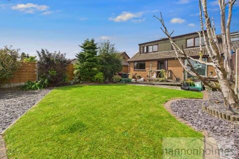 3 bedroom semi-detached bungalow for sale