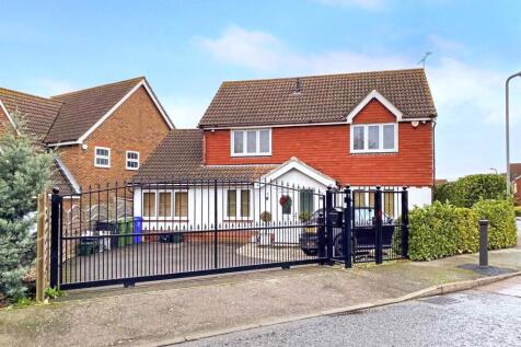 5 bedroom detached house for sale