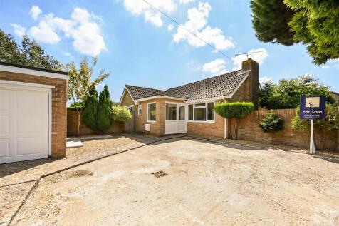 Briar Close, Yapton 2 bed detached bungalow for sale
