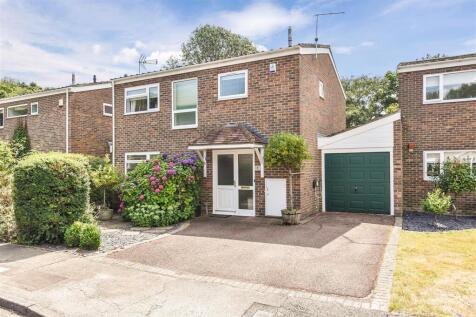 Oak End, Arundel 3 bed link detached house for sale
