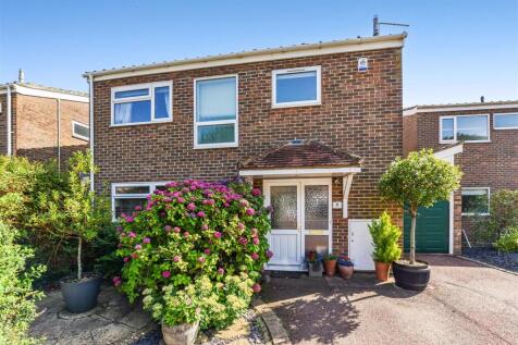 Oak End, Arundel 3 bed link detached house for sale