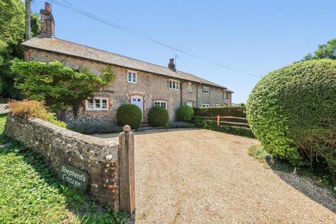 2 bedroom semi-detached house for sale