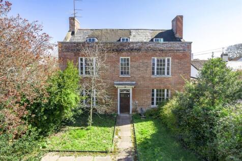 4 bedroom semi-detached house for sale