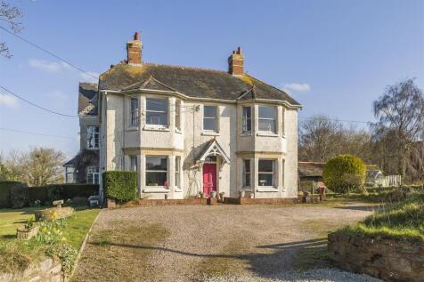 5 bedroom semi-detached house for sale