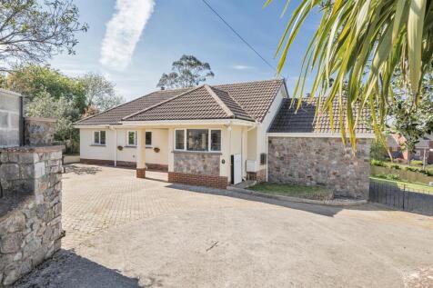 St. Michaels Close, Alphington, Exeter 3 bed bungalow for sale