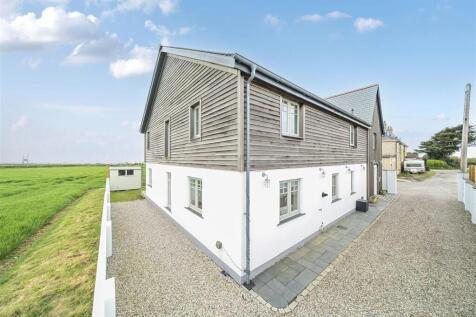 Tregurrian, Newquay 5 bed detached house for sale