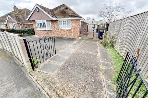 Westfield Road, Waltham, Grimsby... 2 bed detached bungalow for sale