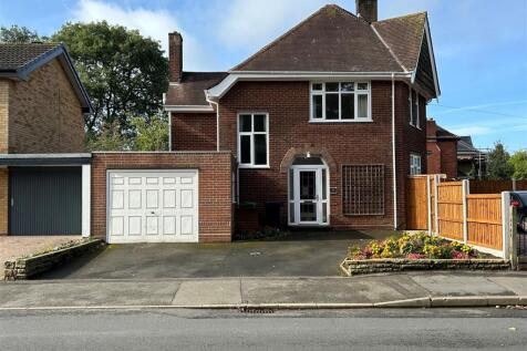 Victoria Avenue, Halesowen, West... 3 bed link detached house for sale