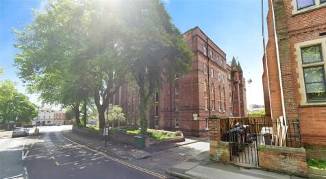 Studio flat for sale