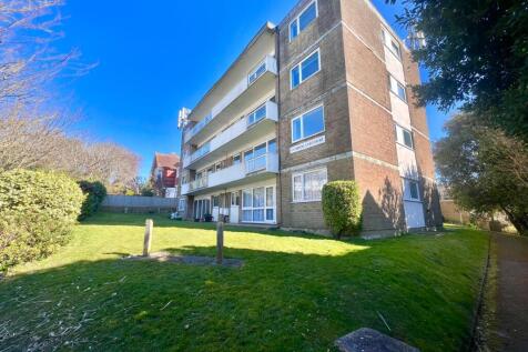 3 bedroom ground floor flat for sale