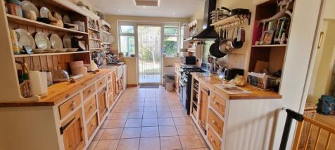 4 bedroom semi-detached house for sale