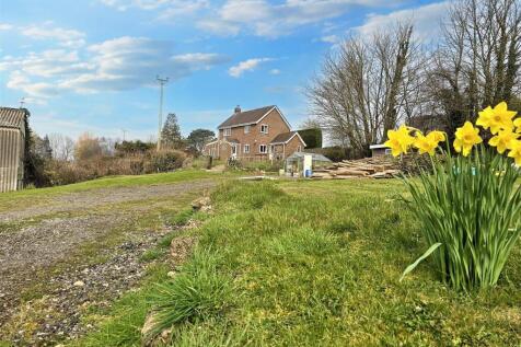 2 bedroom detached house for sale