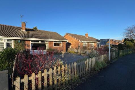 2 bedroom semi-detached bungalow for sale